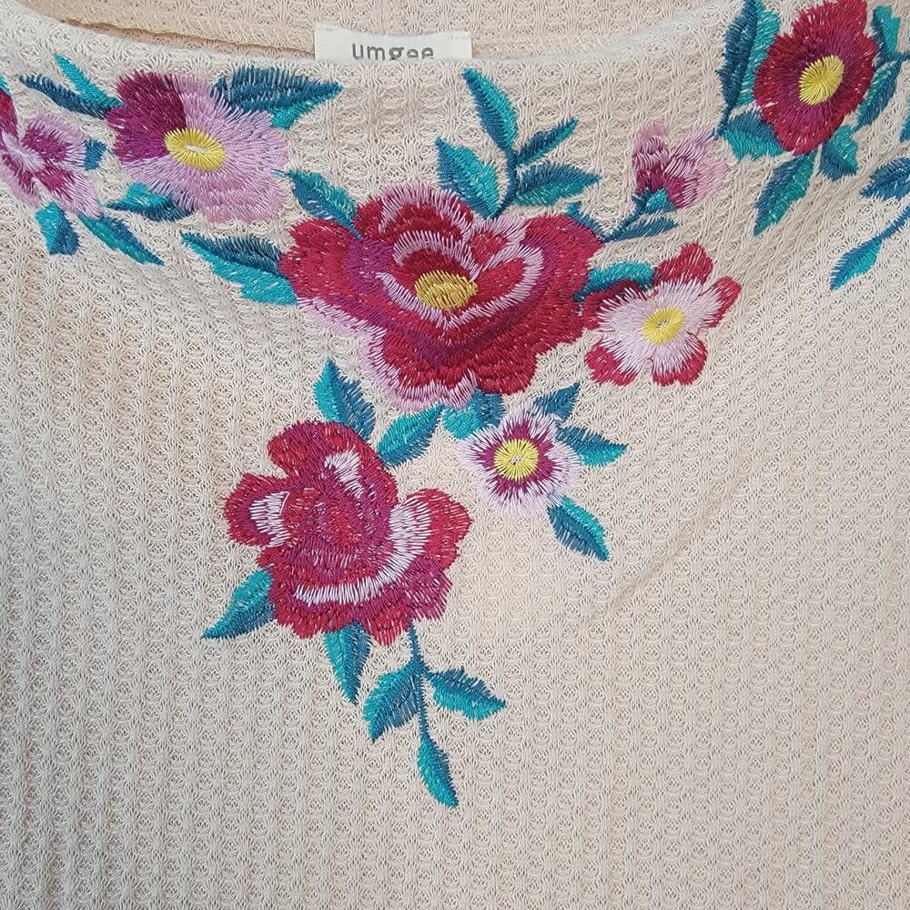 Umgee Floral Embroidered Waffle Knit Tan Top NEW Size M Cottage Artsy Feminine - Picture 2 of 8